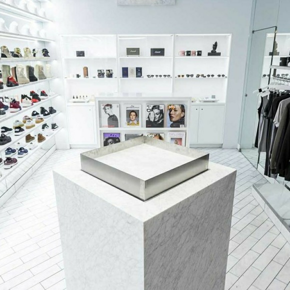 Meet your Posher, Brentton - Picture 1 of 1